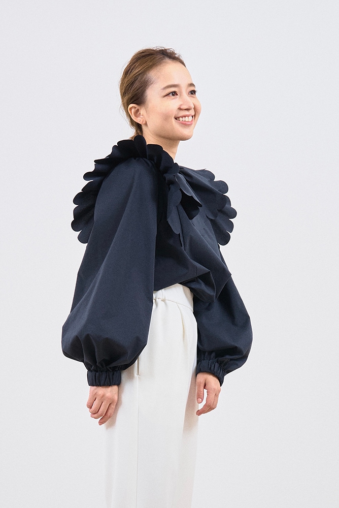 yori たっぷりスカラップブラウス 36