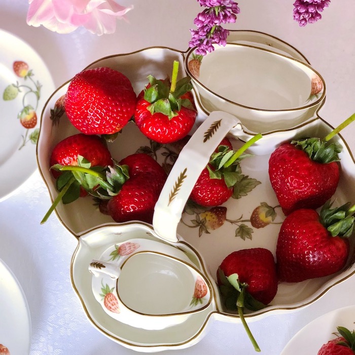 食卓の西洋アンティーク