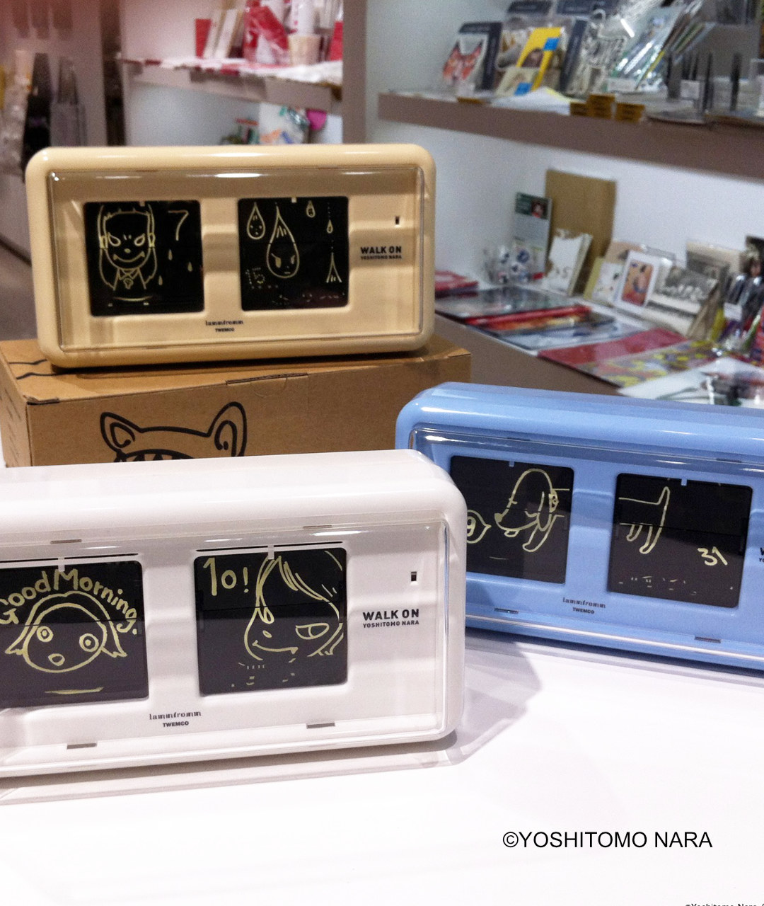 ラムフロム限定色】奈良美智 パタパタクロック WALK ON（ホワイト