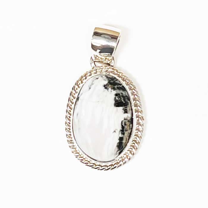 インディアンジュアリー ナバホ族 ホワイトバッファロー ペンダント