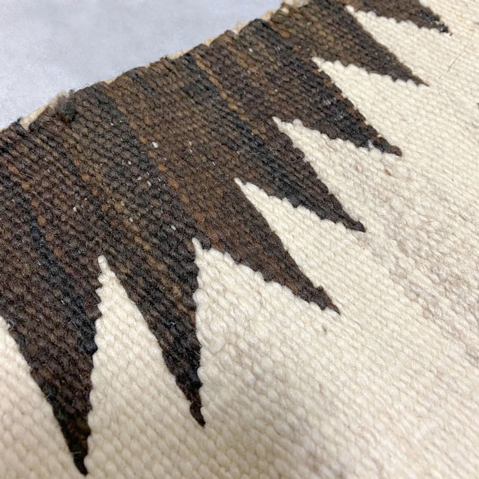 40s OLD NAVAJO HANDWOVEN TRIPLE CHEVRON DESIGH WOOL RUG 78×155