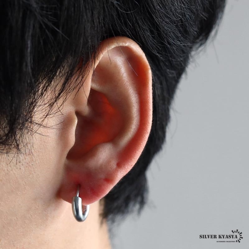 美品 FARIS シルバー Lava Small フープピアス 美品 FARIS シルバー