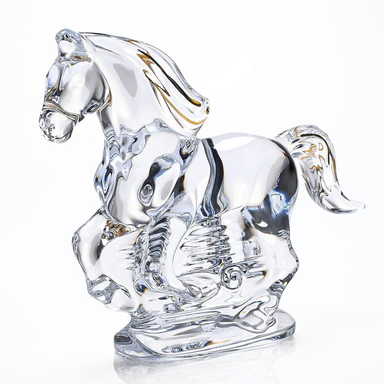 クリスタルガラス製の馬の置物 Baccaratの美しいデザイン 2026年新作