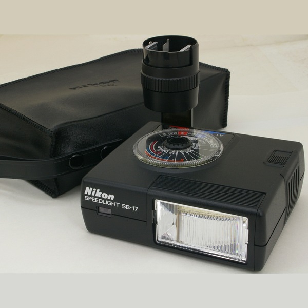 中古カメラ機材の通販専門店 Antiquary（アンティクアリィ）