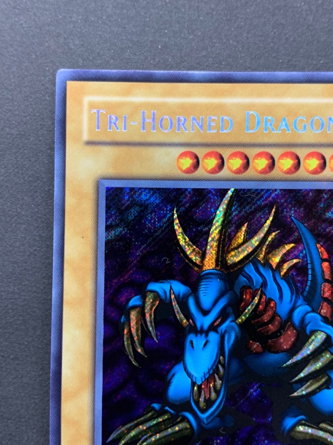 TRI-HORNED DRAGON /トライホーン・ドラゴン[旧ｱｼﾞｱｼｰｸﾚｯﾄ]《1st》(LOB