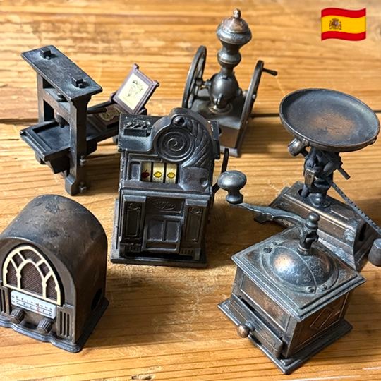 現役でももちろん使えるアンティークのPlaymeスペインの鉛筆削りです