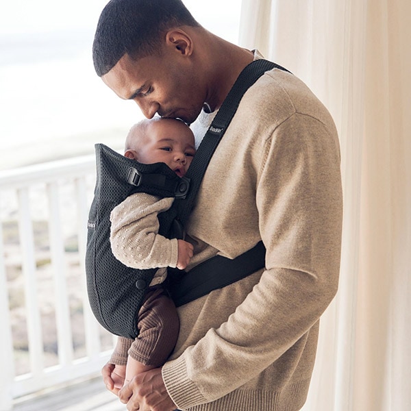 BabyBjorn ベビービョルン ベビーキャリア MINI Air / ブラック