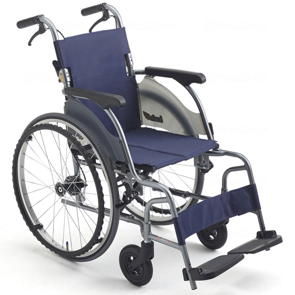 超軽量 自走用車椅子CRT-1 背折れ式・介助ブレーキ付・エアータイヤ