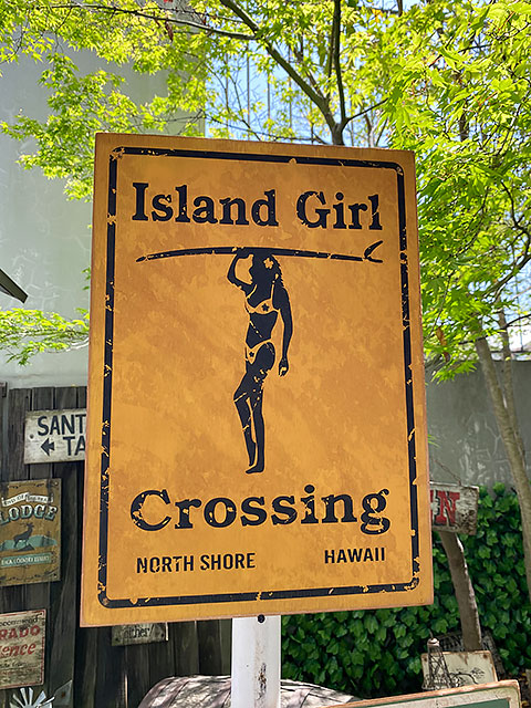 ハワイの道路標識 ウッドサイン （アイランドガール横断注意）の通販