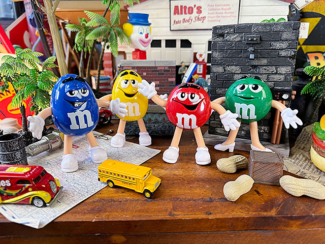 m&m's ベンダブルドール （4体セット） エムアンドエムズ フィギュアの
