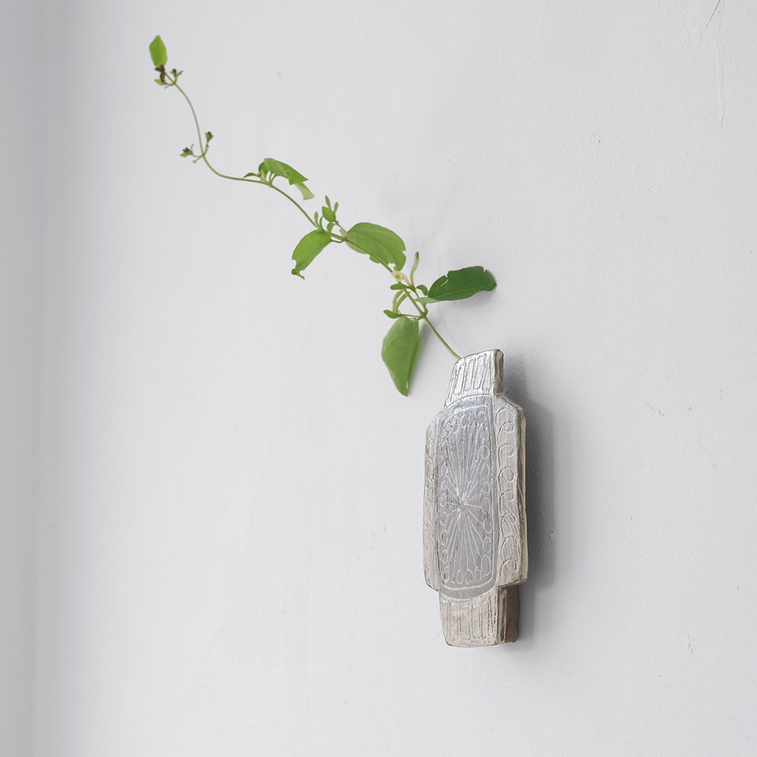 陶板掛け花入/壁掛け・自立2way | からつ焼 高麗窯 | 糸島くらし×ここ