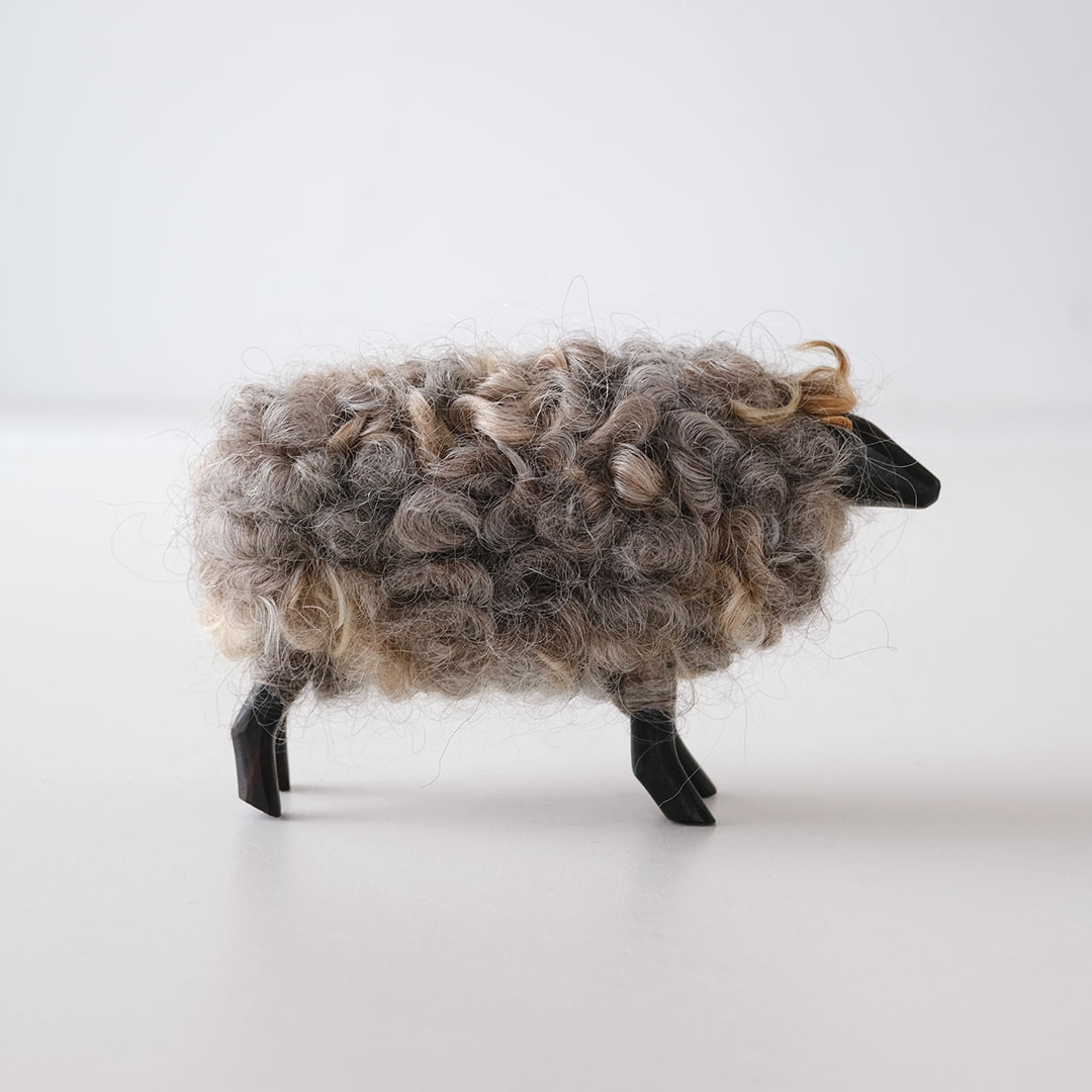 羊の置物/グレー/大 | コリデール | 糸島くらし×ここのき 公式通販サイト