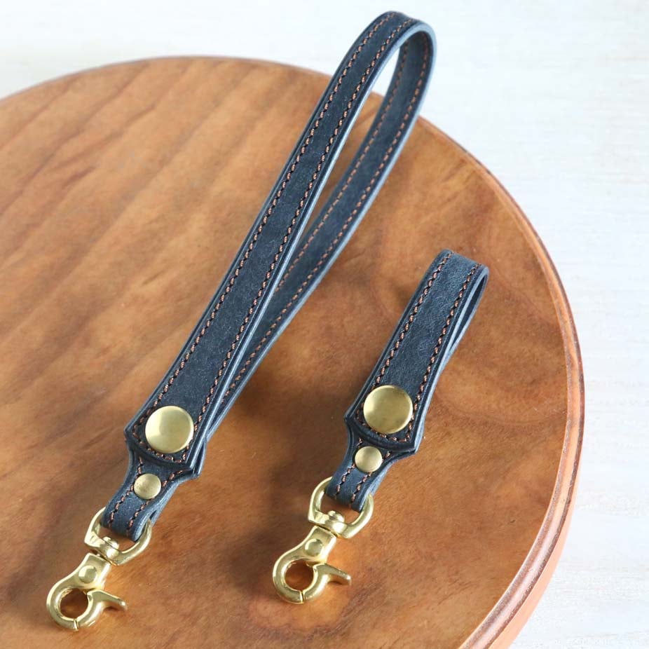 サイズの選べるレザーストラップ ネイビー | Key holder | コバルト