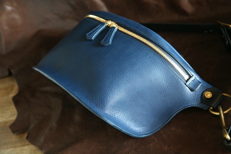 limited】 クロスボディバッグ tasca（タスカ） ロイヤルブルー | Bag