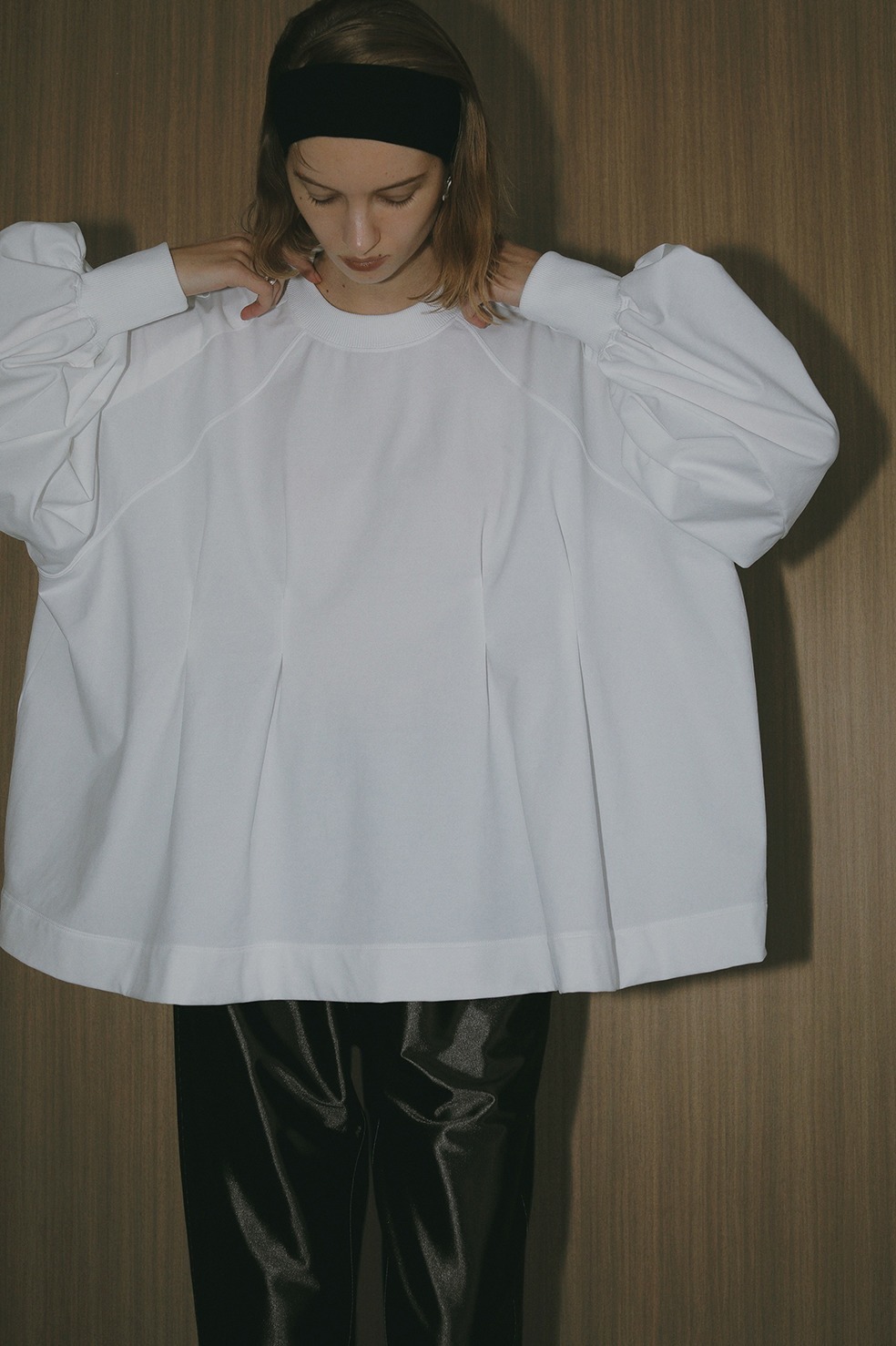 MANOF(マノフ) WAIST TUCK VOLUME SLEEVE SWEAT - COLDBECK ONLINE