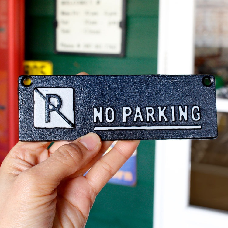 メール便発送】看板 アイアンプレート NO PARKING SLW094 高さ5×幅15