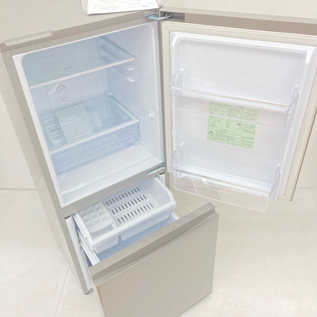 アクア冷凍冷蔵庫126L 横縞模様強化ガラス棚自動霜取り機能付き2022年製
