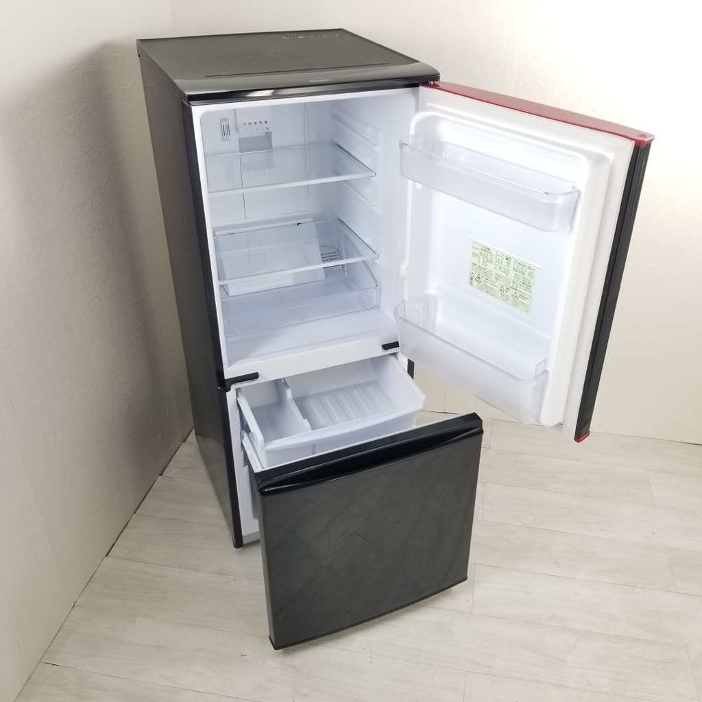 中古 137L 2ドア冷蔵庫 つけかえどっちもドア シャープ 黒×赤 2014年製