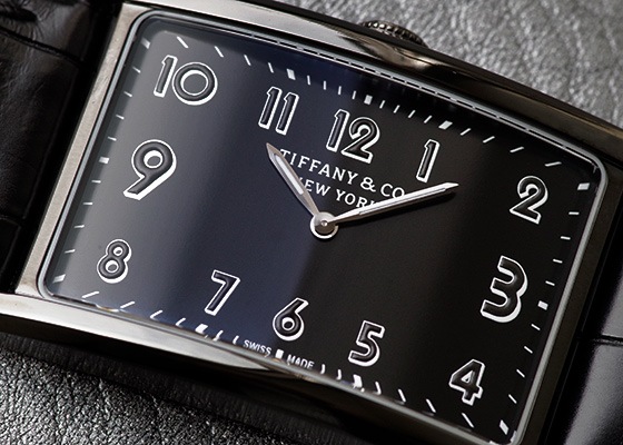 ティファニー - イーストウエスト ブラックセンス エクスクルーシブ