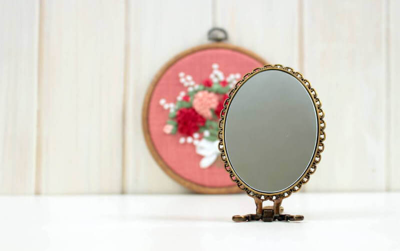 リボン刺繍 ハンドミラー カーネーション 約18×7.5cm｜インテリア