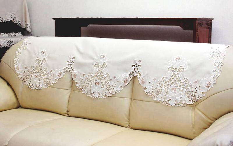 Rose Metopes カットワーク刺繍 ソファカバー（三人掛け） 約150×80cm