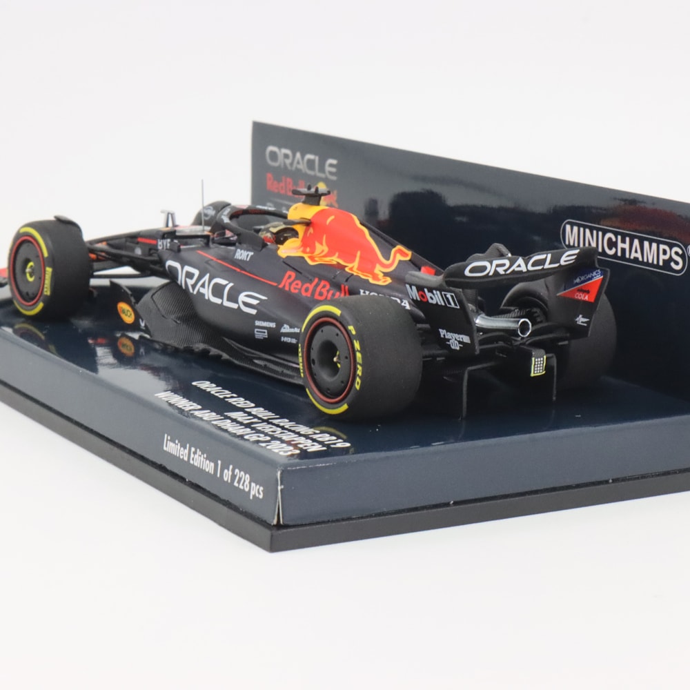 ミニチャンプス 1/43 オラクル レッドブル レーシング RB19 2023年