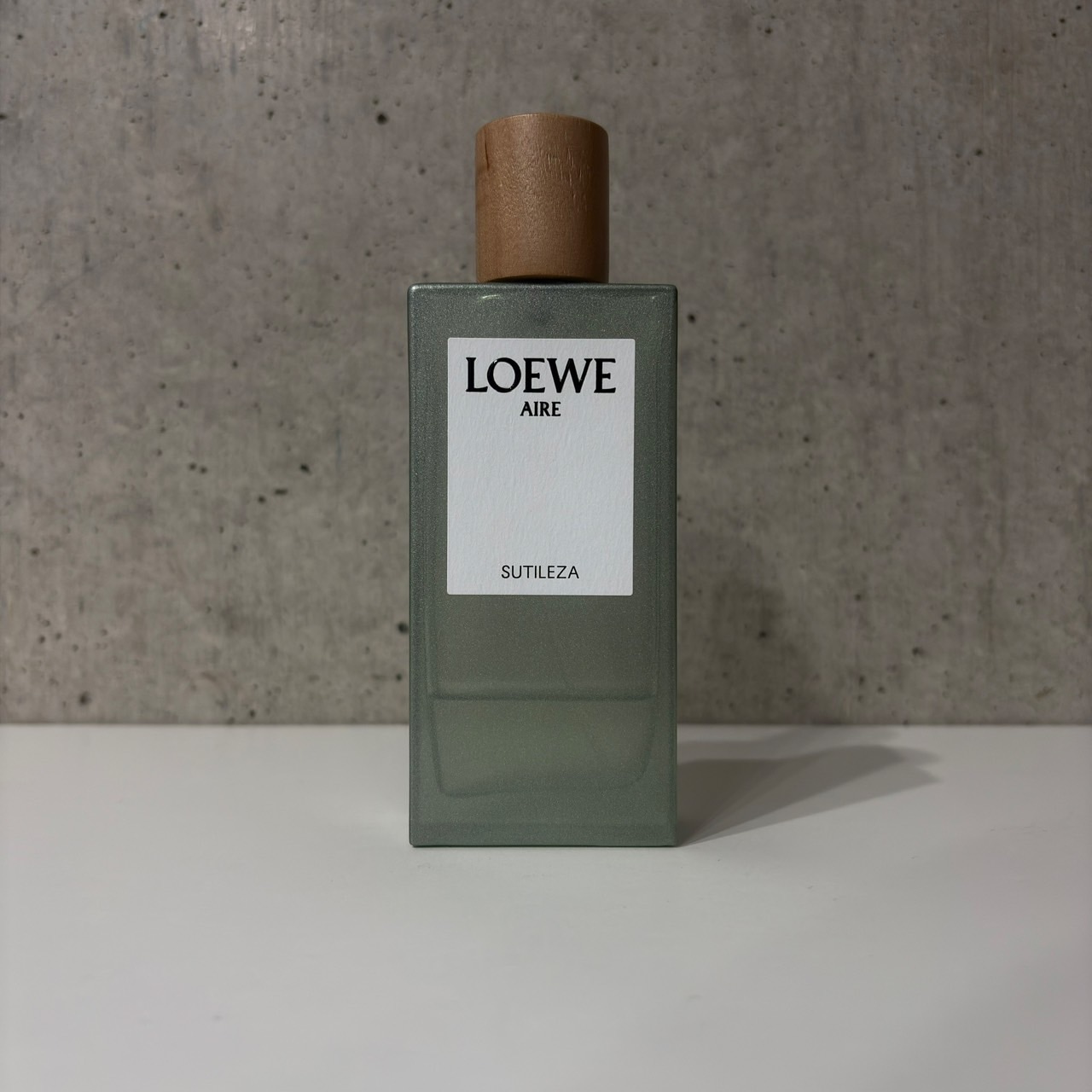 LOEWE ロエベ アイレ スティレサ Aire Sutileza オードトワレ 1ml 国内