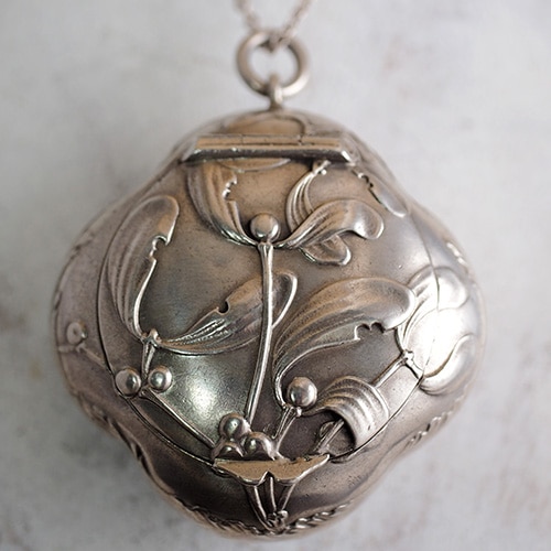 シルバー ヤドリギ コンパクトミラー ペンダント