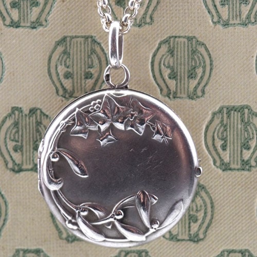 シルバー ヤドリギと柊 ロケットペンダント