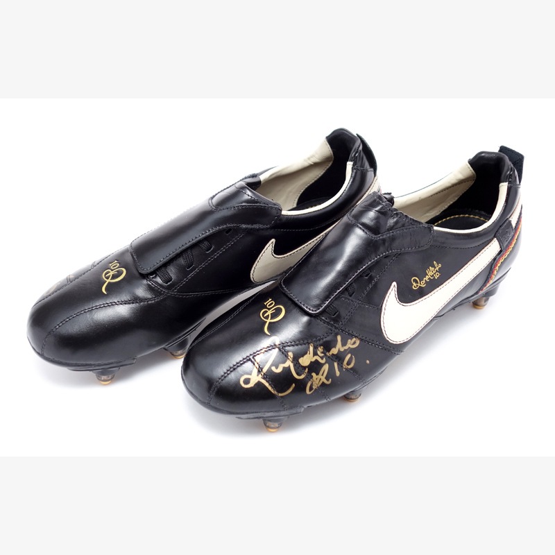 ロナウジーニョ直筆サイン入り07/08スパイク (ナイキ ティエンポ10R