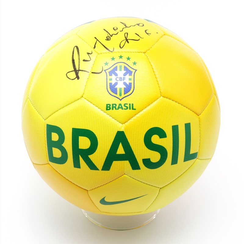 ロナウジーニョ直筆サイン入りブラジル代表2016サッカーボール | THE
