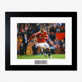 額装済みサッカーサイン入りフォトを販売 - THE DUGOUT