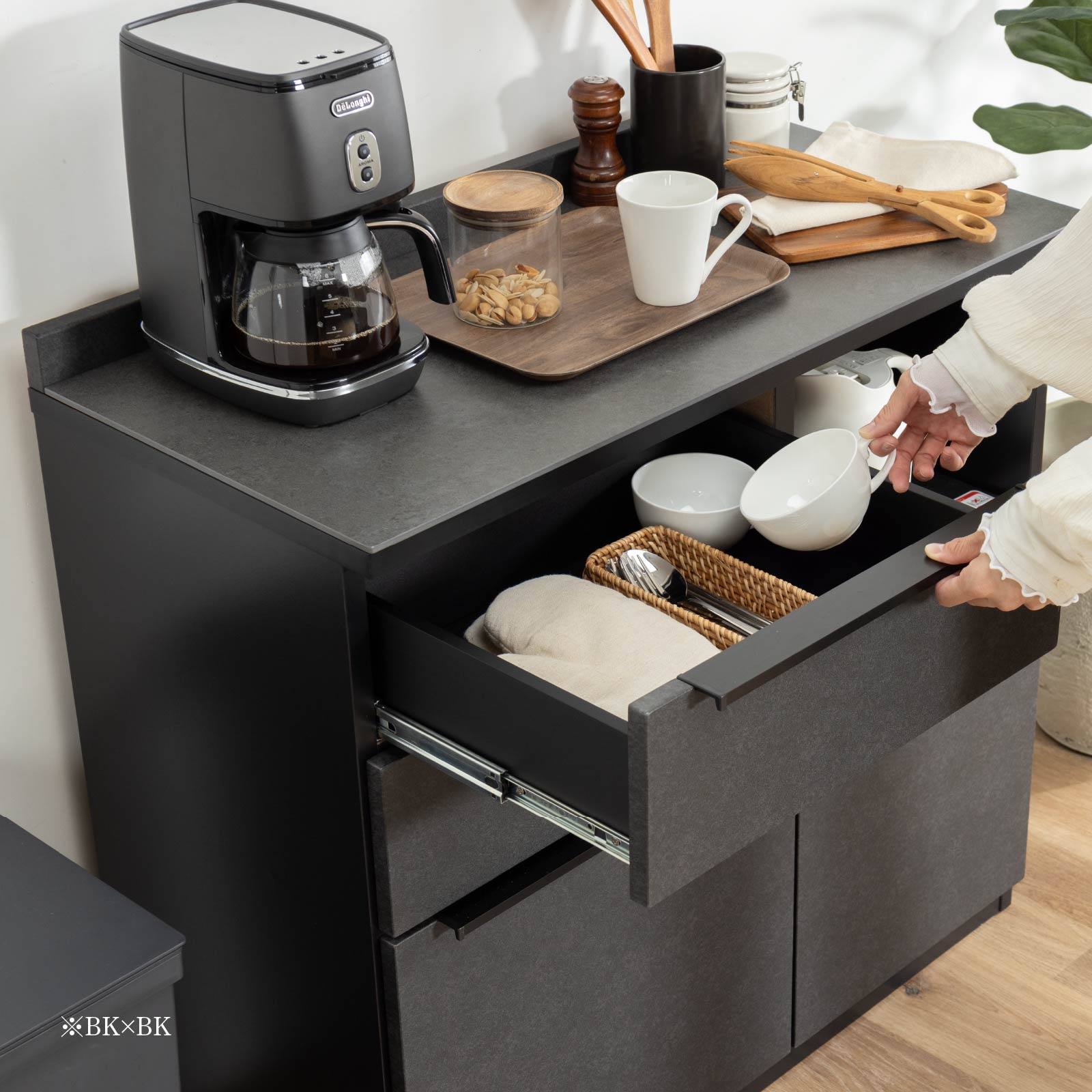 幅90］セラミック キッチンカウンター｜収納 耐熱性 コンセント付き