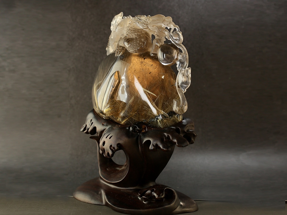 タイチンルチル 龍彫り物（木製台座付き） No.5｜最高級パワーストーン