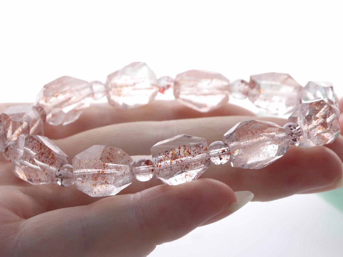 ○特価セール12/25迄・新品・クリアストロベリー クォーツブレス by H