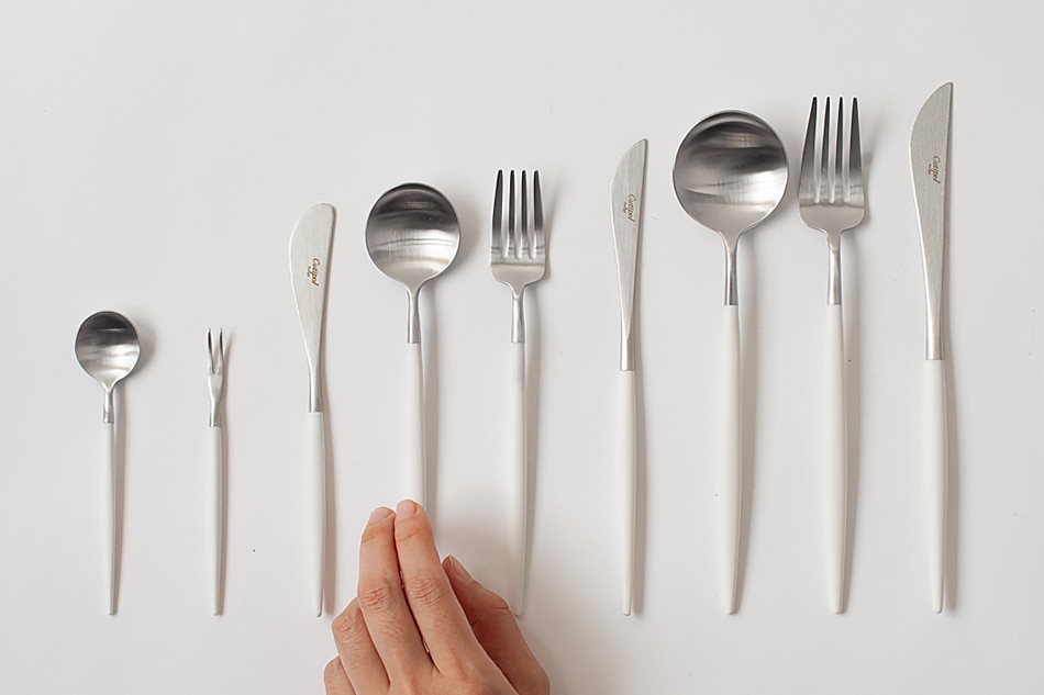 ゴア／GOA ホワイト×シルバー カトラリー（クチポール／Cutipol