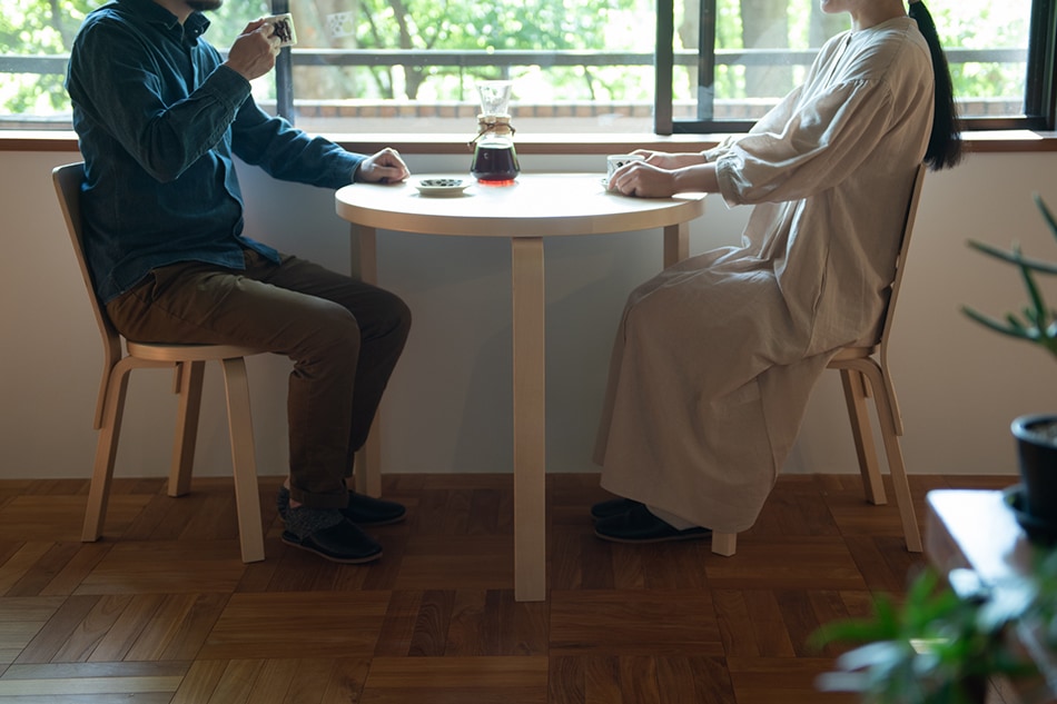 アアルト テーブル 円形（アルテック／Artek） フリーデザイン ｜ 北欧