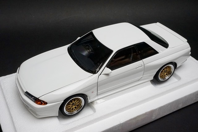 1/18 オートアート 77412 日産 スカイライン GT-R （R32） 『湾岸