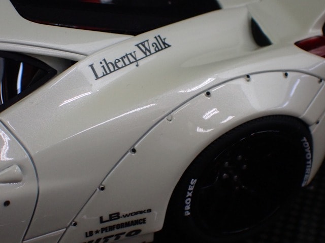 1/18 LB特注 LB☆PERFORMANCE LIBERTY WALK LB-WORKS フェラーリ