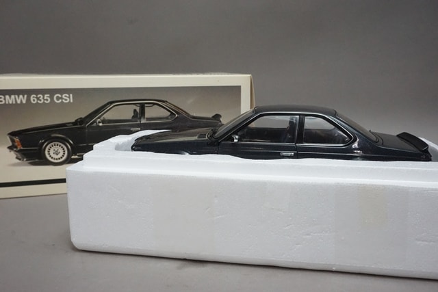 1/18 オートアート 70521 BMW 635 CSI ダイヤモンドブラックメタリック