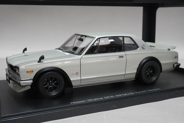 1/18 オートアート 77441 日産 スカイライン GT-R (KPGC10) チューンド