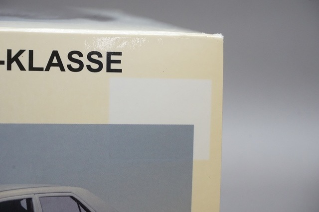 1/18 オートアート 76271 メルセデスベンツ Eクラス (E320) リムジン