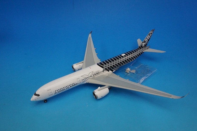 1/200 A350-900XWB エアバス ハウスカラー Carbon Fiber F-WWCF
