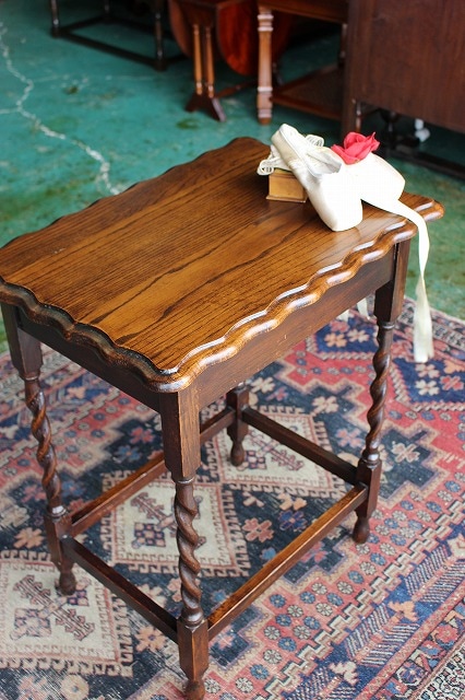 ☆在庫一掃セール☆ イギリスアンティーク家具 オケージョナルテーブル