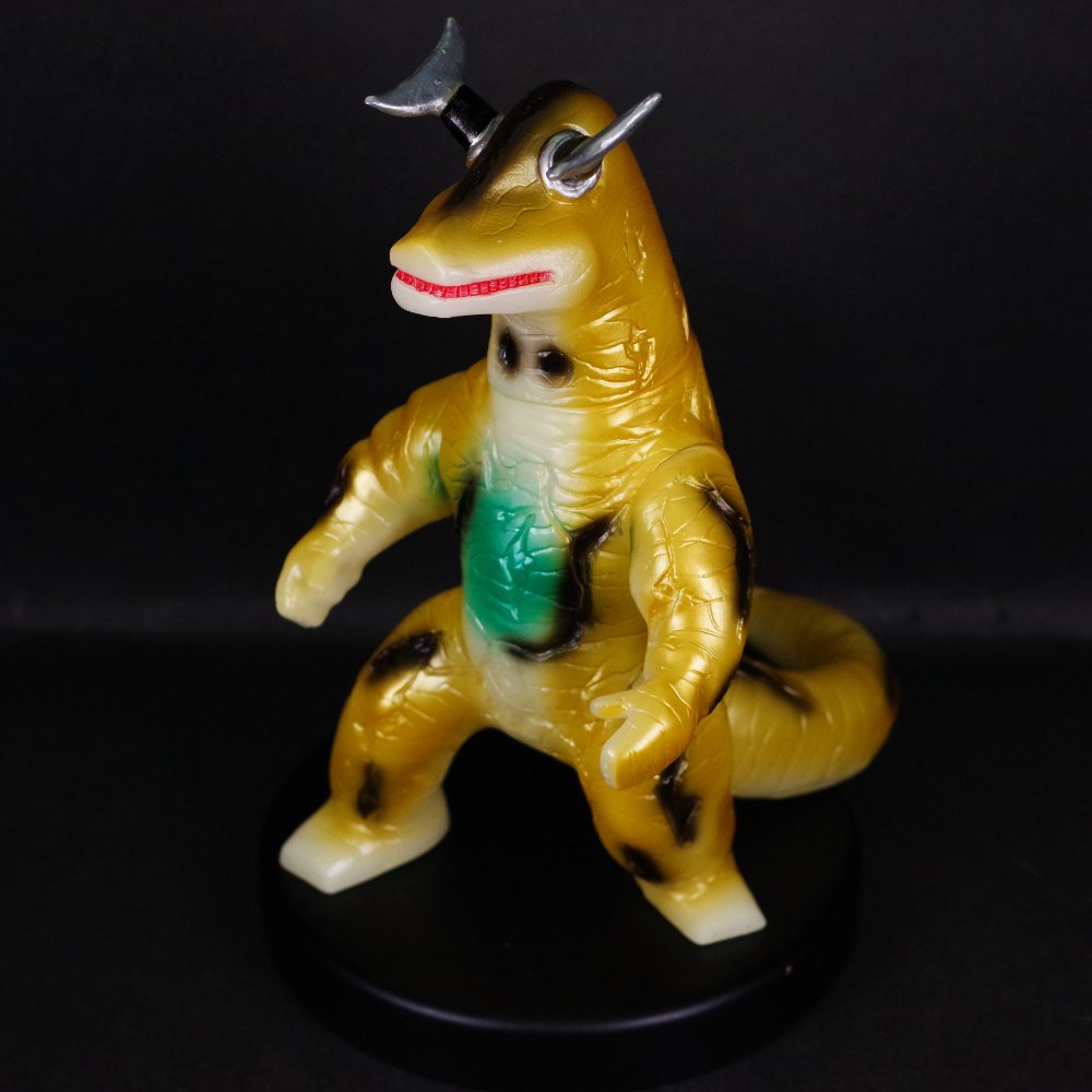 ソフビ/ブルマァク BULLMARK/エレキング/蓄光ゴールド｜墓場の画廊