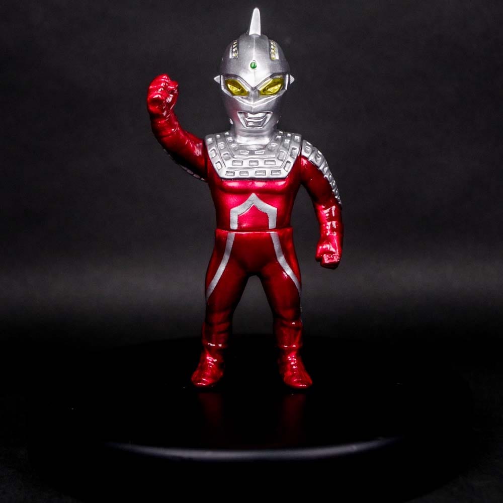 ソフビ/MAX TOY マックストイ/ウルトラセブン/メタリックレッド｜墓場