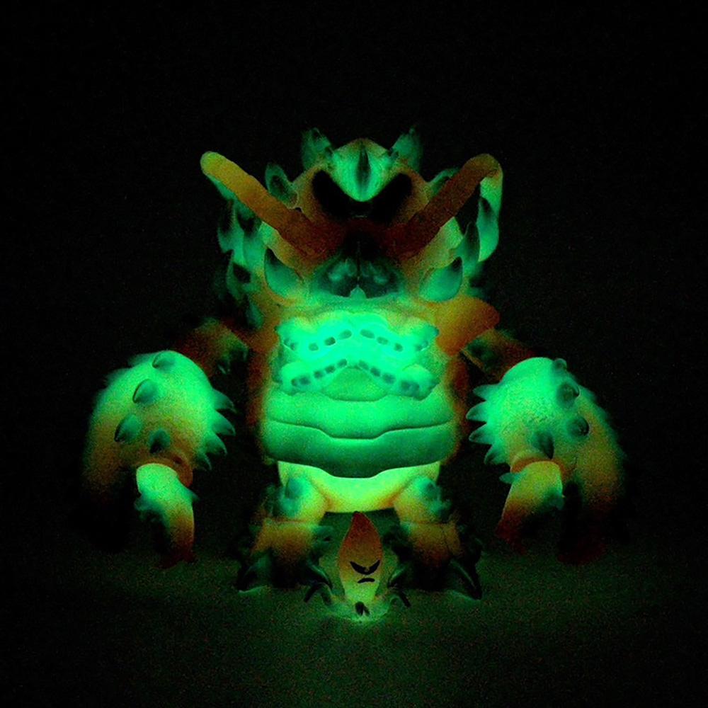 ソフビ/Bigclawx/OBA (Volcano GID Ver.)｜墓場の画廊ONLINE STORE