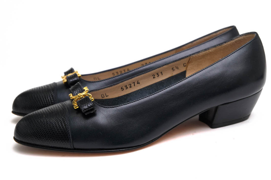 Salvatore Ferragamo EE-21 A069 / フェラガモ ガンチーニ金具 牛革