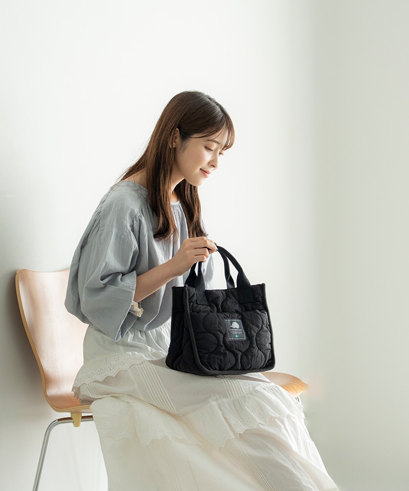 今だけお得な20%OFF】キルティングスクエアトートバッグ