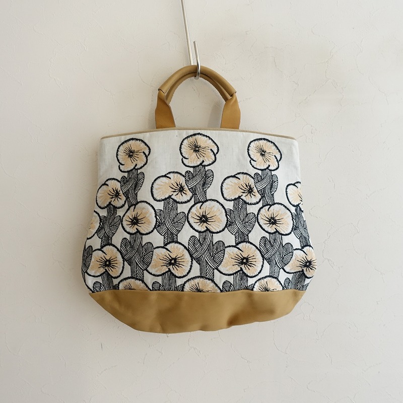 美品/定価3.9万】ミナペルホネン mina perhonen hanakaze marron bag